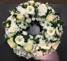 Load image into Gallery viewer, Wreaths prices from
