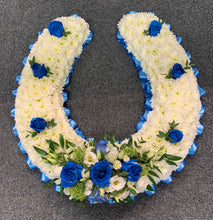 Load image into Gallery viewer, Horse Shoe prices from